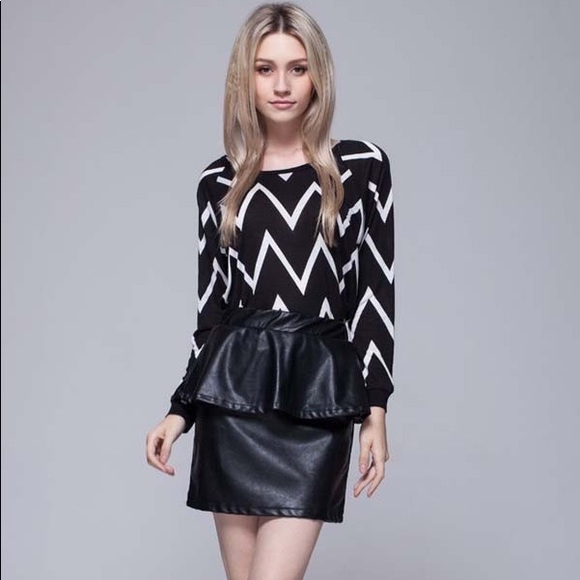 Black Pleather Faux Leather Mini Skirt - Picture 4 of 8